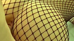 Hermoso coño with gordos labios gets tight pussy orgasm in reality.