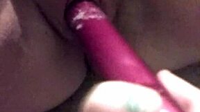 i'm a fat lesbian gettin fingered n cummin hard