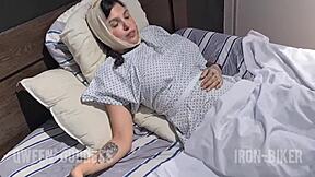 हॉर्नी पेशेंट रुक नहीं सकता, फास्ट फिनिश करने में मदद चाहिए