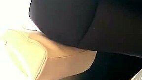 Young 18+ shakes her big culo grande enticingly! 😍🍑