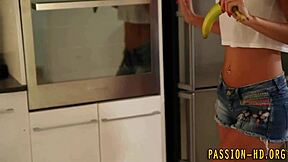 petite european babe cums hard 😍