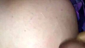 Jack off on her booty