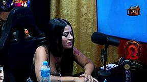 A novinha da Privacy avalia o pau do Ruan no podcast - Luuh Barbosa