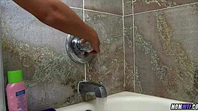 Estaba intentando meter la polla en el culo pero la saco y me dejo el semen dentro del coño. Rough latina tattooed ass creampie orgasm.