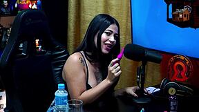 A novinha da Privacy avalia o pau do Ruan no podcast - Luuh Barbosa