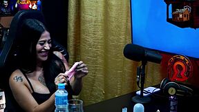 A novinha da Privacy avalia o pau do Ruan no podcast - Luuh Barbosa