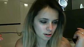 uhh, dea squirts like crazy in berlin shower, so hottt!