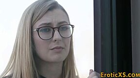 Blonde hottie gets her pussy rubbed 😍