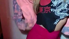 bonneyuwu plays with 25 lollipops in cute solo vid