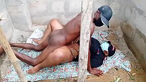 Girl fucks stepbrother in security post with long dick