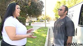 Fat Amateur Takes a Massive Facial from Mommy