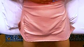 el estudiante invitó a la madrastra a su cuarto y terminaron en acción intensa