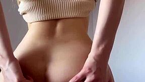 Super Hot Tiny Teen Masturbating With Maiskii