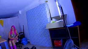 सैब्रिना स्वीट रॉ एमेच्योर हार्डकोर में इंटेंस एक्शन के साथ स्टार करती है