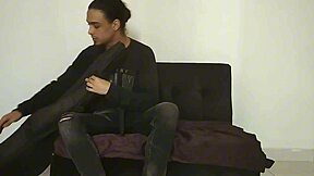 Stepsister Wants Masturbation While I Play Guitar!