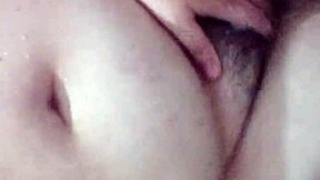 quero sentir sua porra quentinha escorrendo por mim, hein?