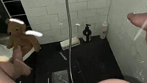 Young 18+ Saudi Girl Masturbates Tight Pussy in Shower