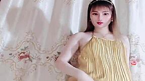 viet teen 18+, wanna show me your bigo dance moves now?