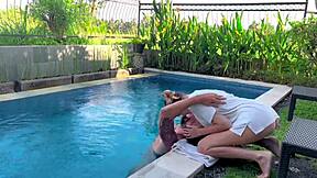 i love eating her while in the pool with my girlfriend