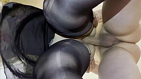 i fuked my chubby girlfriend doggy in the kitchen, but she was so wet and messy!