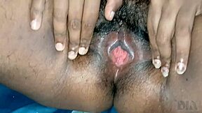 इंडियन हॉट गर्ल गांव में नेबर के 18+ बॉय के साथ डर्टी सेक्स एन्जॉय करती है