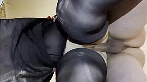 i fuked my chubby girlfriend doggy in the kitchen, but she was so wet and messy!