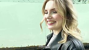 Stranger fucks me missionary after meeting.