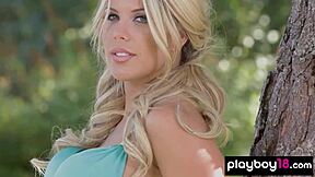 wow, petite blondie kellie smith strips outta her bikini by the lakeside 😍