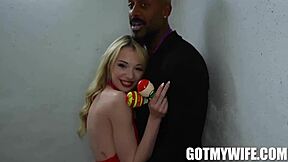 wife's taco gets stuffed by bbc bartender 😏 cecelia taylor blows old guy