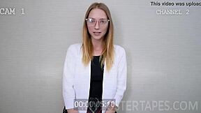 Gostosa Fica Pelada E Tem A Buceta Chupada Ap�s Dizer Que N�o Est� Dispon�vel Pra Ficar Trancada No Motel - Amanda Smell