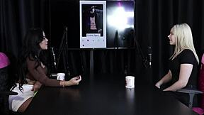 Sua Posição de 4 no Sexo com Vivian Lola em Sheer Red