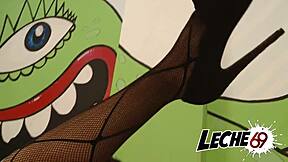 teen con culo espectacular folla con guantes y medias