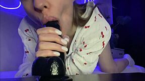 Teen Wants To Suck Daddy's Big Dick In Bedroom