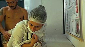 ereção durante consulta com a enfermeira kinky e dirty