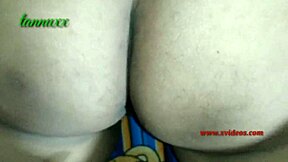 दिल्ली भाभी झुकी हुई गर्म घरेलू चुदाई के लिए