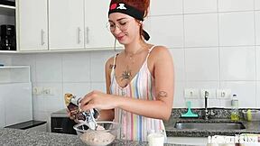 Ruvinha celebrates her birthday with friends in a group activity