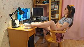 Video chat meeting turns into filming hot porn with close-up details