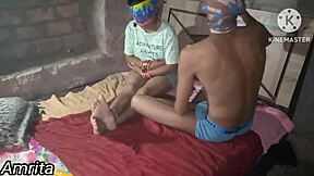 देखो यह हॉट इंडियन देसी सौतेला भाई-इन-लॉ अपनी सौतेली बहन-इन-लॉ की गैंड मारता है?