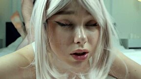 ज्यूसी ब्लॉन्ड बेबीसिटर को हर जगह चोदा