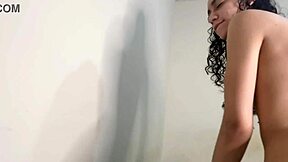 enteada novinha sentou no meu pau e gozou escondido da sua mãe 😏