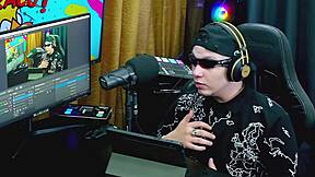 A ninfeta avalia o mastro do ruan e deu nota