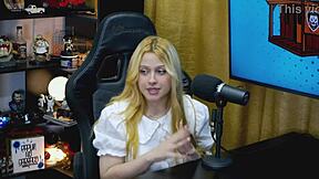 A ninfeta avalia o mastro do ruan e deu nota