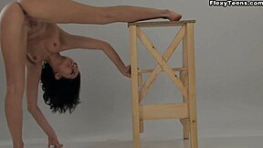 Sexiest Gymnast Babe Spreads Hot Legs Just for You!