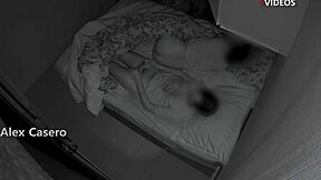 calladito que nos van a escuchar voy al cuarto de mi hermanastra y terminamos follando