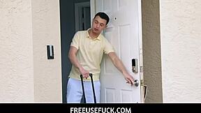 FreeUseFuck - Stepson bangs stepdad's sugarbaby Kylie Quinn anytime