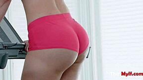 Cougar, show me that big fat butt now!