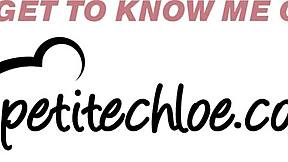 Petite Chloe shows how she cums playing with herself close up! 💦😉