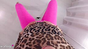 Wow, Sexy Babe Teaches Dick Sucking In Leggings With Puffy Nipples!