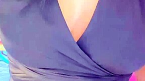 i'm roseredvip with a juicy pussy that makes you want to eat it with oral and fingering