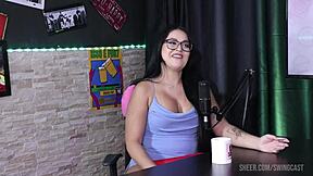 Gabi Tamiris Orgasms with Tifany Rocha